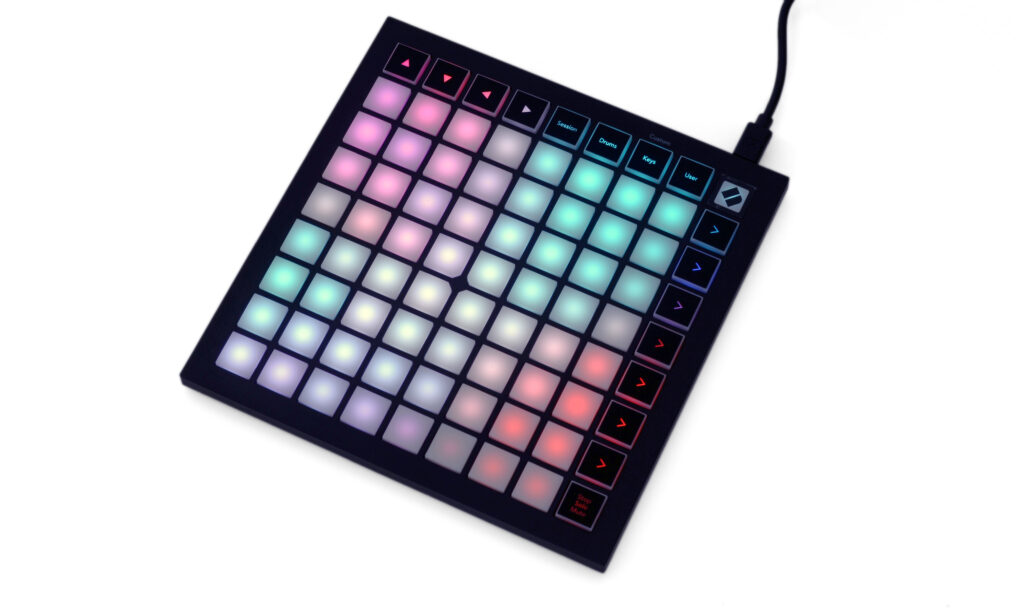 Novation_Launchpad_MiniMK3_02_Test_RedBlue