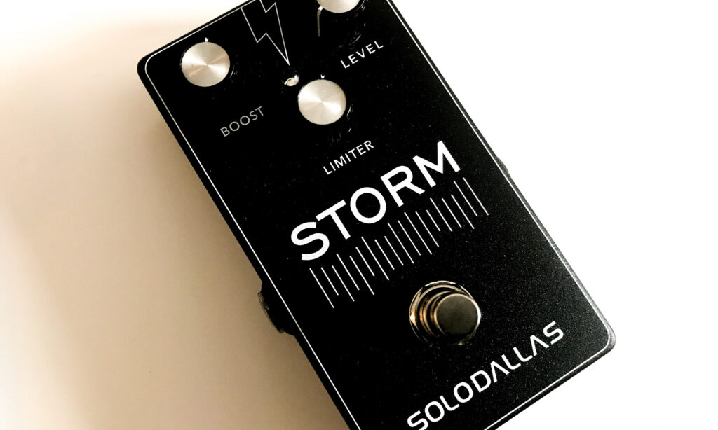 Das Storm-Pedal des US-Herstellers SoloDallas bringt angenehm satte Verzerrung mit glättender Kompression.