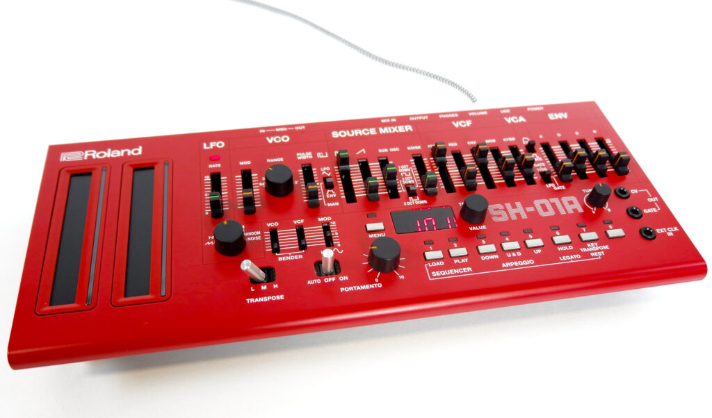 Der Roland SH-01A ist die moderne Variante des Klassikers SH-101 mit authentischen Klangeigenschaften.