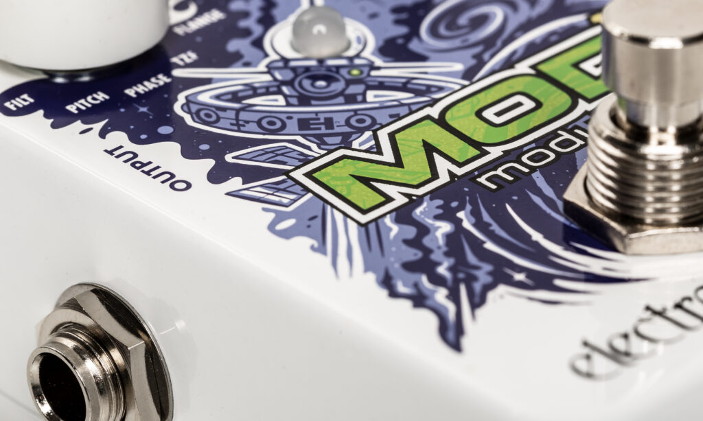 Der Electro Harmonix Mod 11 Modulator bietet jede Menge Optionen und klingt sehr gut.