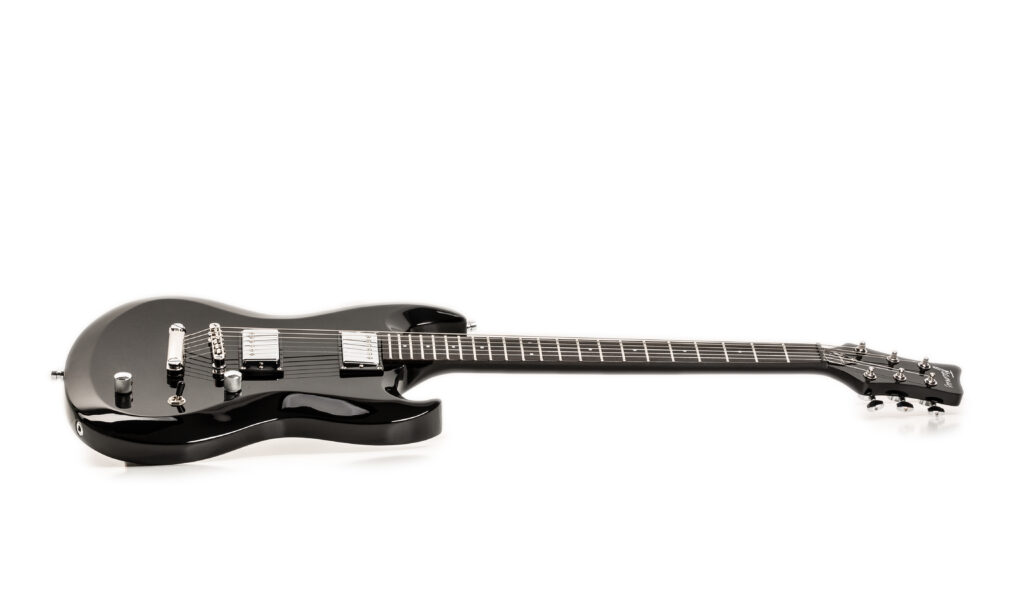 "Ready to Rock" ist das Motto der Framus D-Series S 370 XG, die ein ordentliches Zerrbrett aber auch bluesige Töne liefern kann.