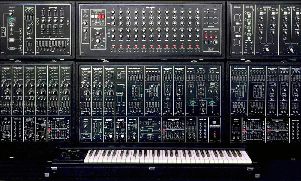 Das berühmte Roland System 700. (Foto: Wikipedia)