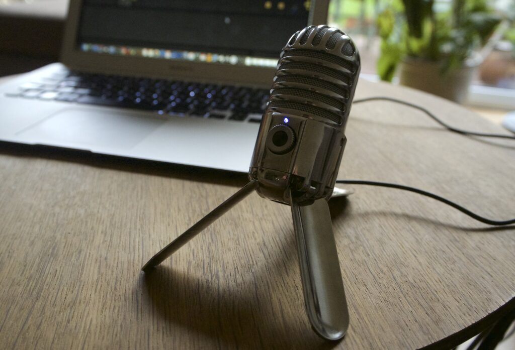 Alles angeschlossen und bereit? Dann kann es mit dem eigentlich Podcast-Recording ja losgehen!