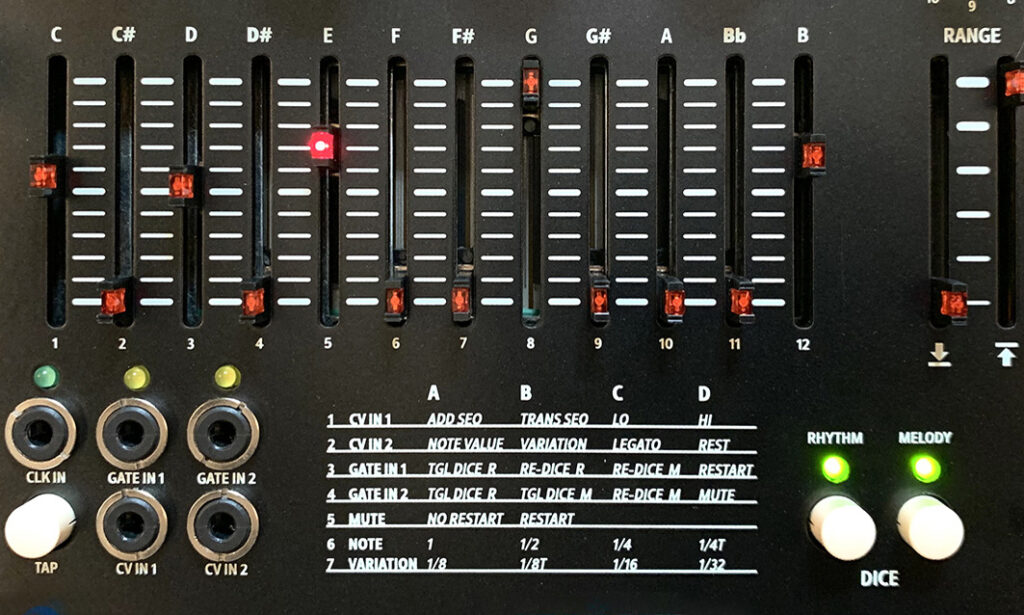 Vermona Melodicer: 12 Fader bestimmen den Zufallsfaktor des Noten-triggerns. Die Dicer-Buttons (rechts unten) für zufällige Rhythmus- und Melodie-Muster. (Quelle: Schneidersladen)