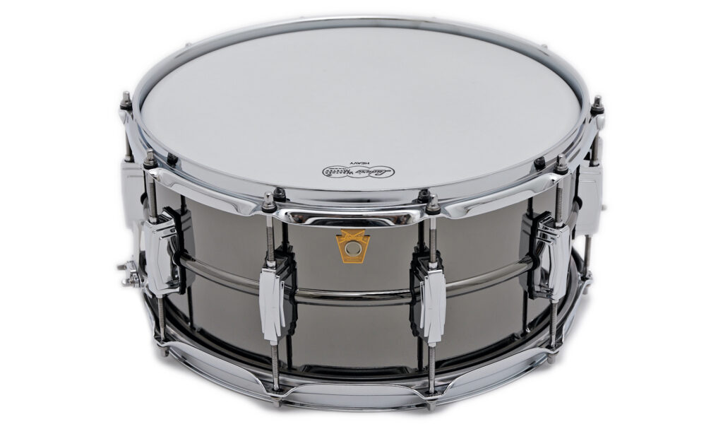 Die 14"x6,5" Ludwig Bronze Beauty sieht schick aus und überzeugt auch klanglich.