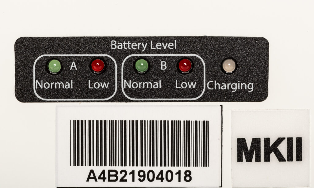 Dank der integrierten wiederaufladbaren und austauschbaren 11000 mAh Lithium-Batterie (LiFePO4) lässt sich der A4-8 MkII auch mobil einsetzen.