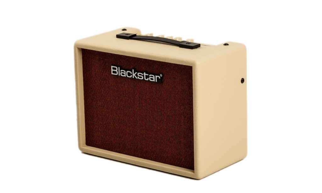 Der Blackstar Debut 15E ist mit zwei recht gut aufeinander abgestimmten Kanälen ausgestattet, die eine schöne Palette an Clean- bis High Gain Sounds liefern.