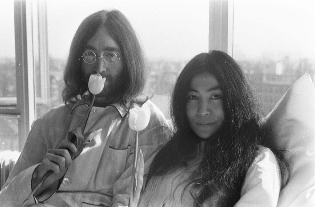 John Lennon mit seiner Frau Yoko Ono 1969 // Credits: Eric Koch