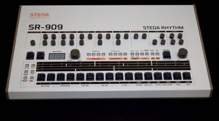 Steda SR-909