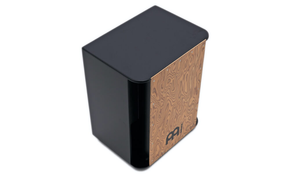 Perfekt für Powerplay: Das Vertical Subwoofer Cajon überzeugt mit druckvollem Sound.