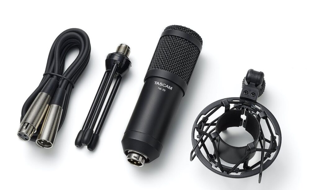 Tascam TM-70 Dynamisches Mikrofon für Podcasting und Berichterstattung