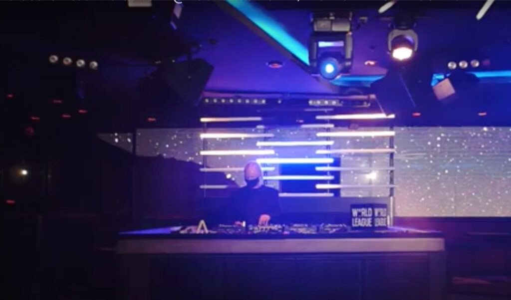 DJ Hell unterstützt bayerische Clubs mit gestreamten DJ-Sets, hier bei #unitedwestream (Bild: YouTube/Movie Jules)