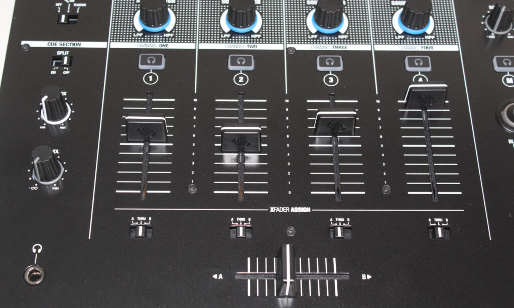 Schaltbarer Crossfader und Linefader am Reloop RMX-44 BT