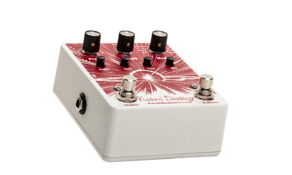 Das EarthQuaker Devices Astral Destiny bietet acht unterschiedliche Reverb-Programme, die bestens für Klangtüftler geeignet sind.