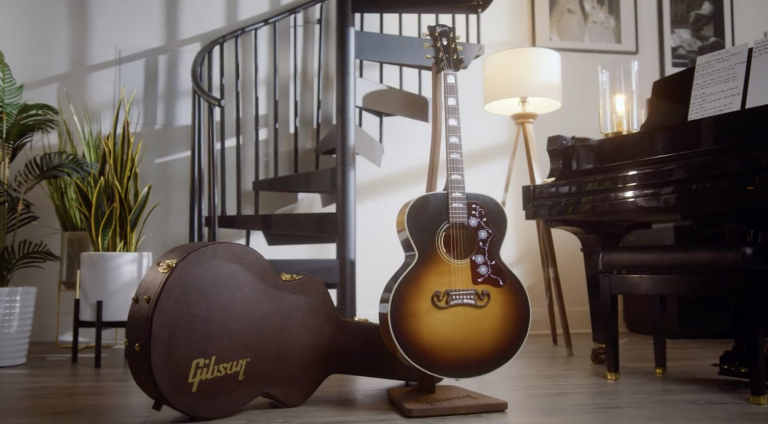 Gibson Noel Gallagher J-150