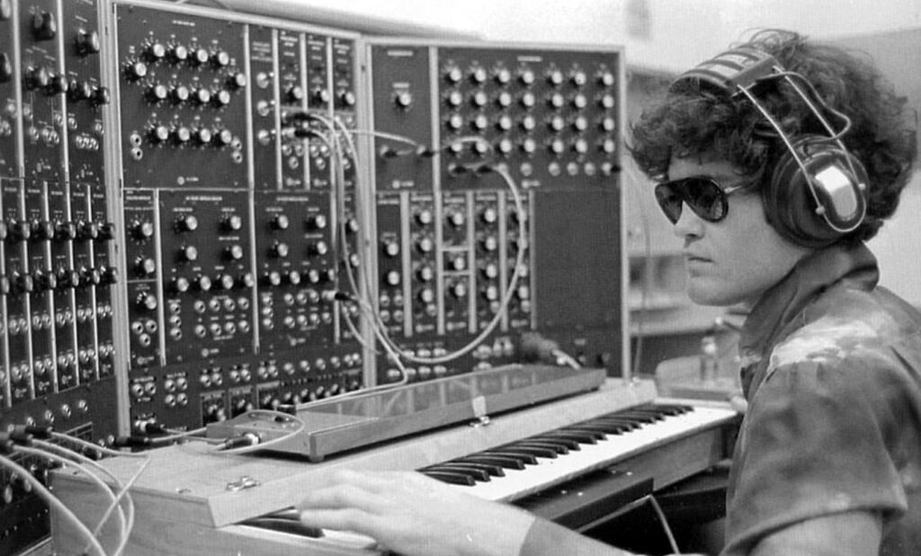 Der Moog 3p Modular-Synthesizer ist ein immer noch sehr begehrter Synth. Quelle: kmraudio.com)