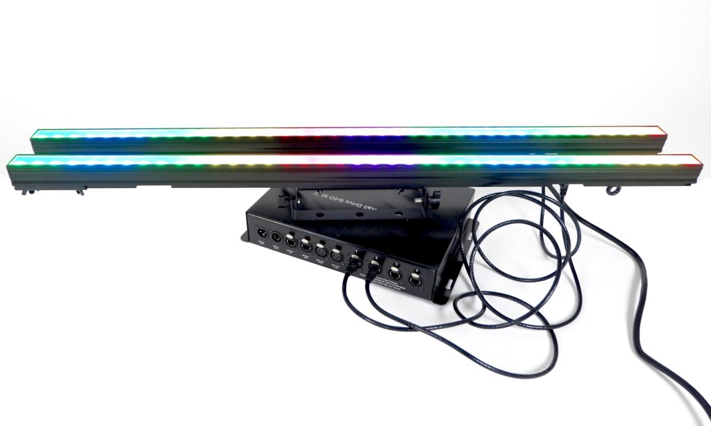 An jeden der vier Ausgänge des LED Pixel Rail Drive 640 MKII dürfen maximal vier LED Pixel Rail 40 RGB MKII angeschlossen werden