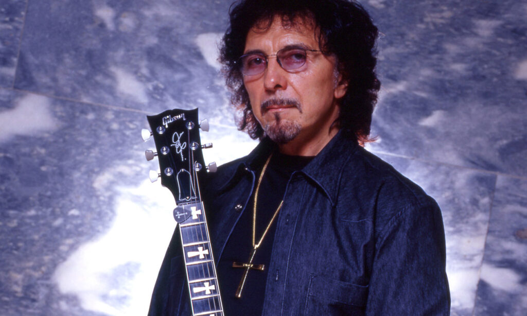 (Bildquelle: (c) John McCurtrie / Quelle: http://www.iommi.com/biography/