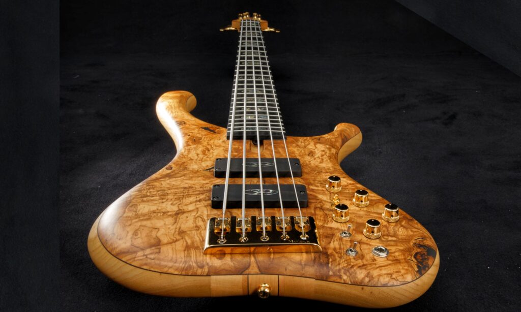 Dieser wunderschöne Marleaux Consat Signature 5 String Neck Thru im Wert von 5.500,- Euro könnte schon bald dir gehören! (Alle Bilder zur Verfügung gestellt von Marleaux BassGuitars)