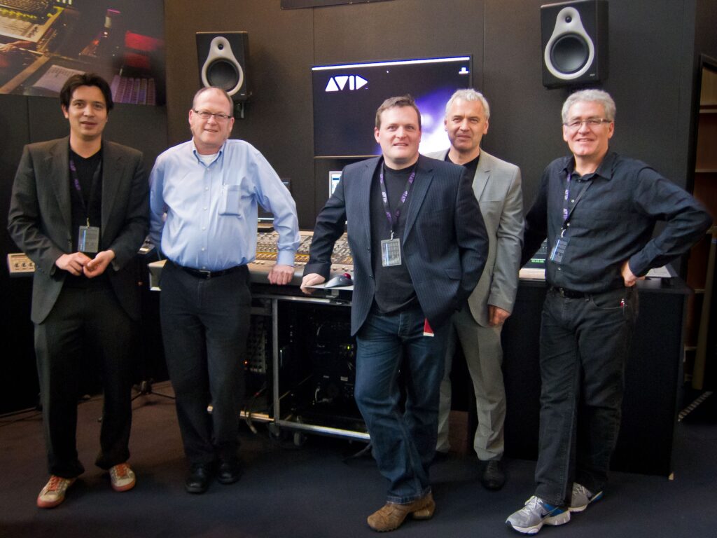 Mick Brophy und das Team auf der Prolight + Sound 2011 (von links): Ansgar Liem, Mick Brophy, James Baker, Robb Allan und Robert Scovill