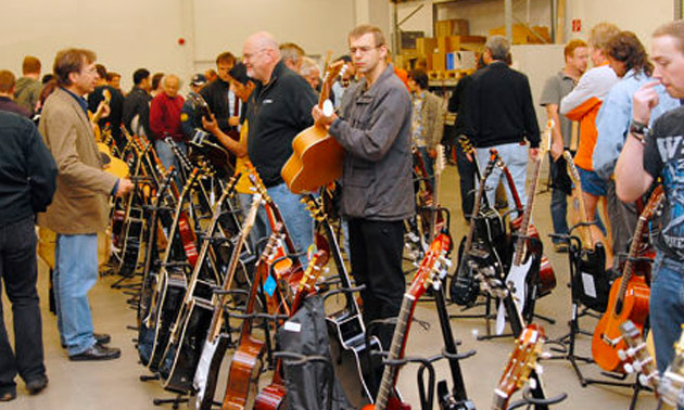 Nicht nur Gitarren wechseln hier den Besitzer ... (Foto: Thomann)