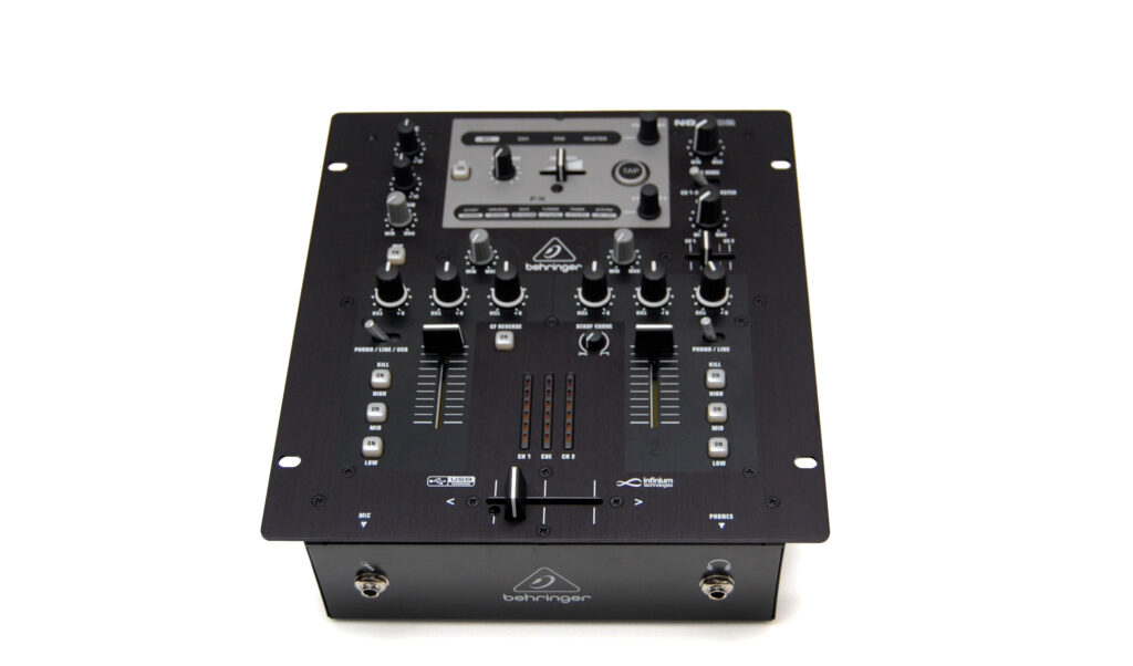 DJ-Mixer-Feature_39n-1043080 Bild