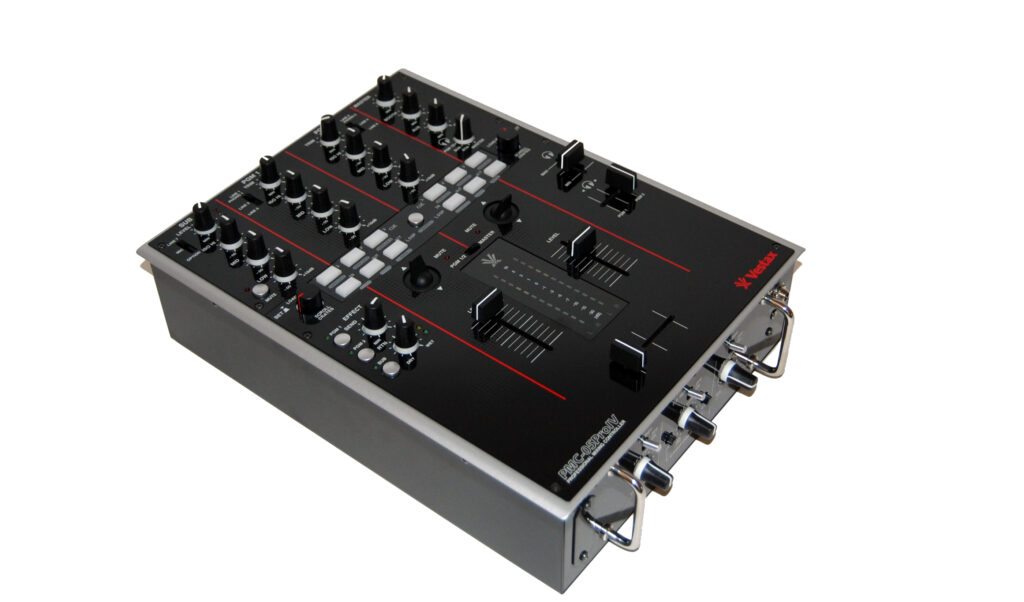 DJ-Mixer-Feature_43n-1043092 Bild