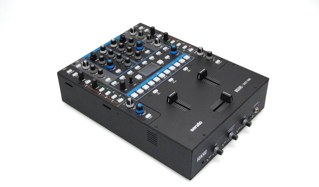 DJ-Mixer-Feature_54n-1043125 Bild