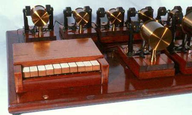 MusikuStrom2_Helmholtz_Synthesizer-1043188 Bild