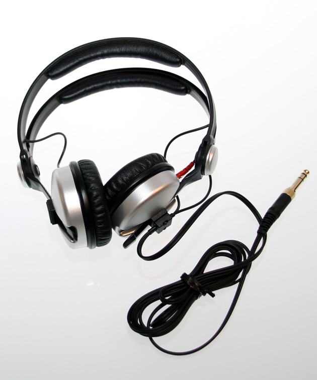 Gewinnt einen Sennheiser HD-25 Alu Edition! (Foto: © bonedo)