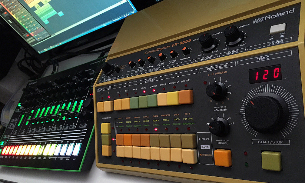 Roland CR-8000 und Roland TR-8 in Kombination