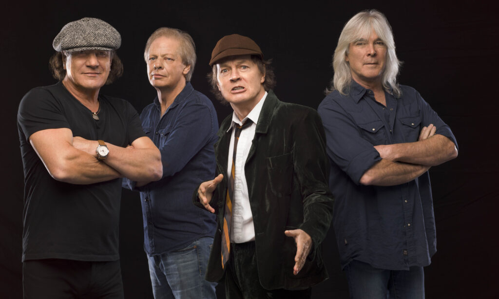 AC/DC bringen ihre Welttournee mit Axl Rose als Sänger zu Ende