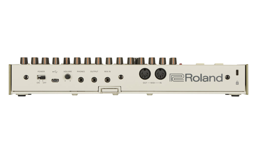 Die Roland TR-09 von hinten (Bild: zur Verfügung gestellt von Roland