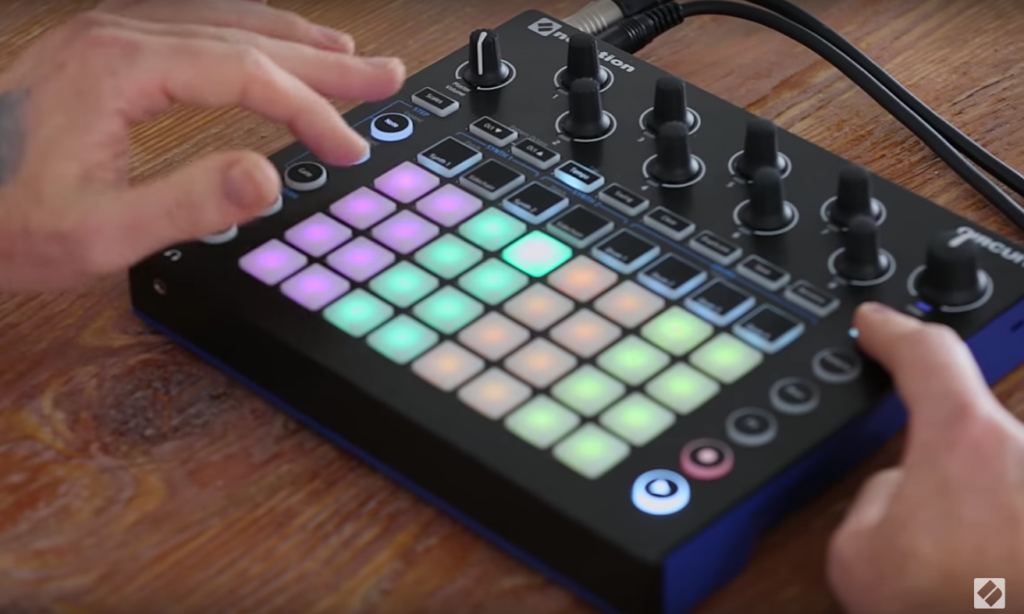 Novation haben das Circuit Firmware Update 1.4 veröffentlicht. (Bild: YouTube / NovationTV)