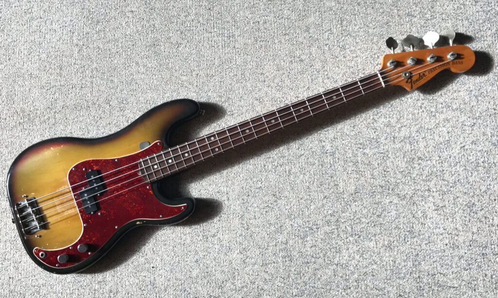 Bass 1 war der Fender Precision Bass mit Palisandergriffbrett aus dem Jahr 1973.
