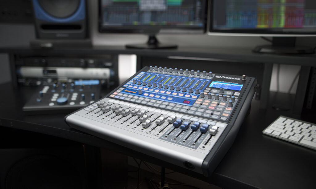 01_Presonus_StudioLive-1602_USB Bild