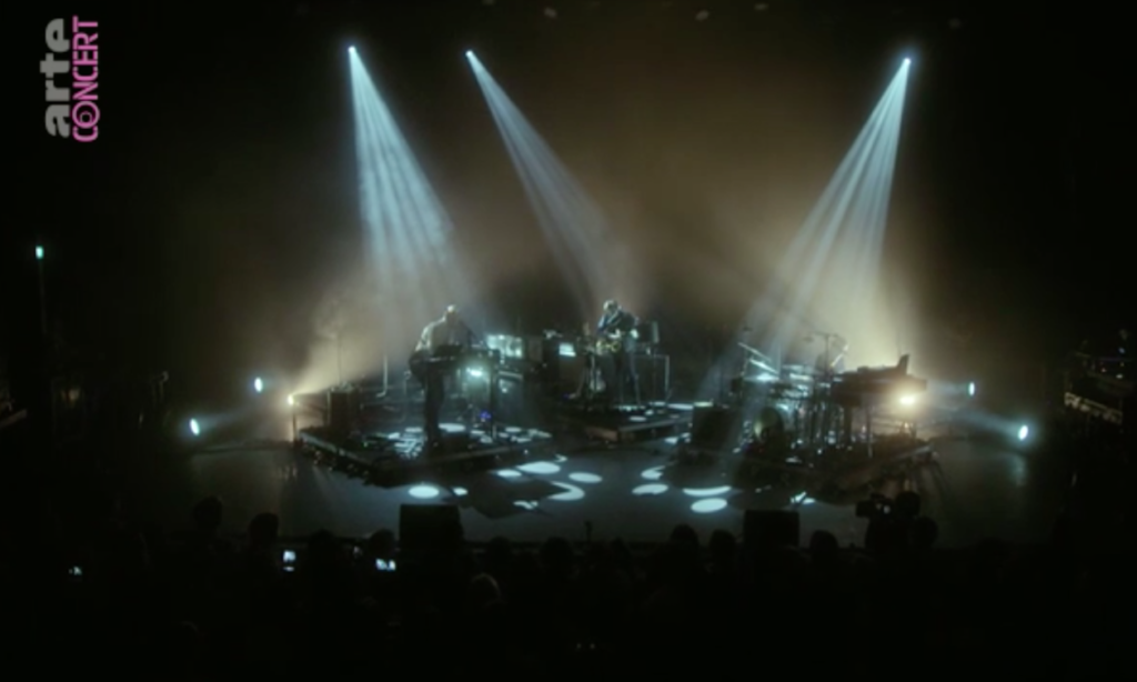 Bon_Iver_Cork_Opera_House_Foto_Arte-Concert Bild