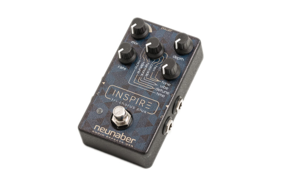 Das Neunaber Inspire Tri-Chorus Plus Pedal produziert einen sehr gut klingenden Tri-Chorus Sound mit zusätzlichen Variationsmöglichkeiten.