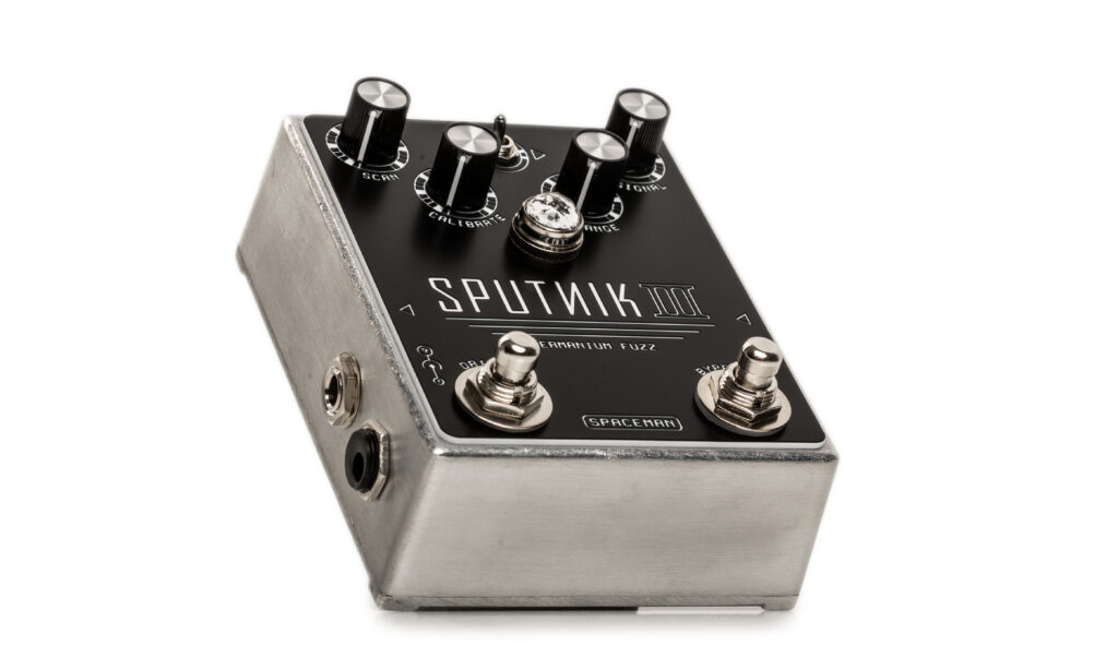 Das Spaceman Sputnik III eignet sich auch für aktive Pickups und und bietet eine interessante Soundvariante dank zuschalt- und regelbarem Drift-Modus.