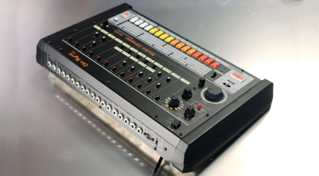 Din Sync RE-808 die originalgetreue Replik der Roland TR-808 (Foto: Din Sync)