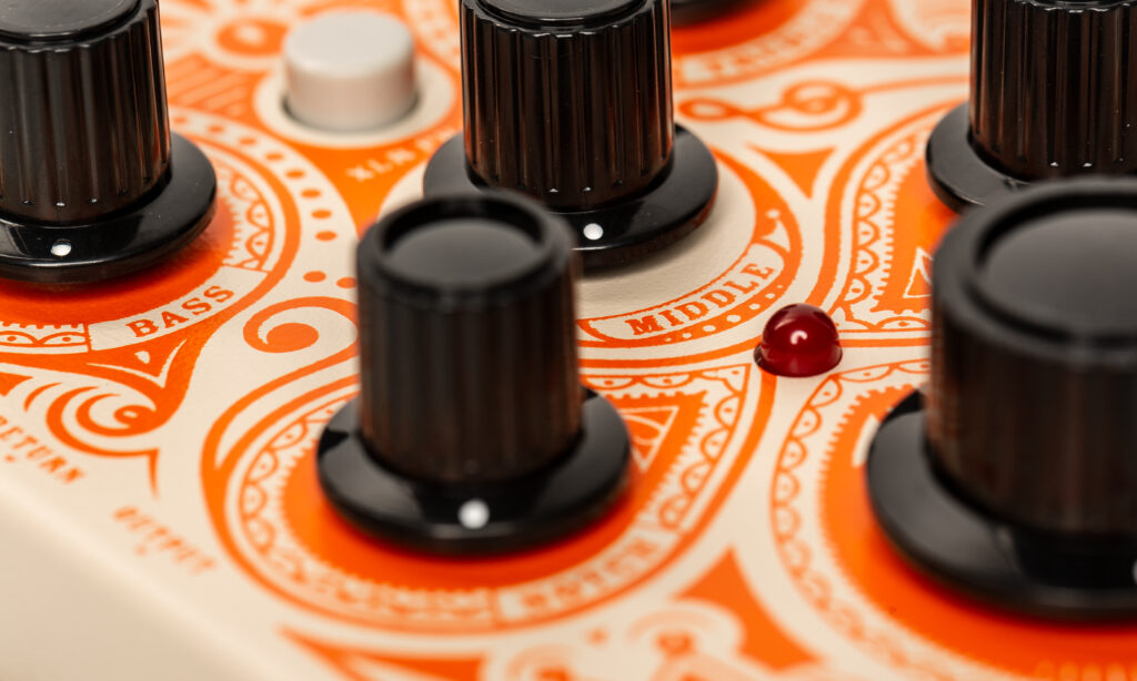 Das Orange FX Pedal Acoustic bietet eine sehr effektive Klangregelung.