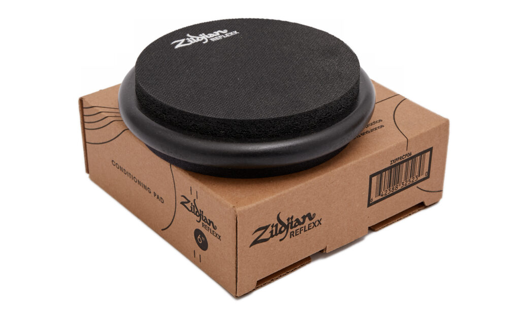 Zwei Spielflächen für effektives Üben: Das Zildjian Reflexx Conditioning Pad 6“ stellt eine gute Alternative zu anderen Pads dar.