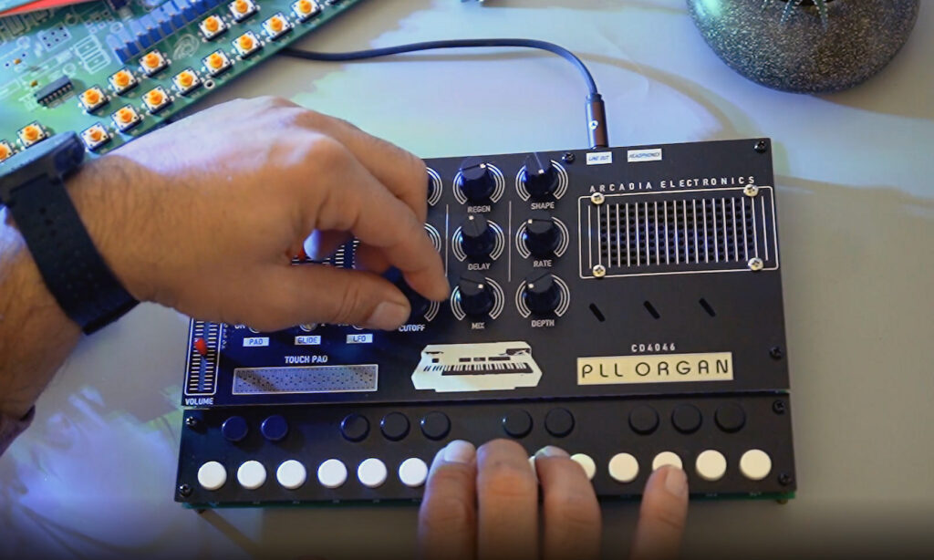 Arcadia Electronics PLL Organ (Quelle: YouTube)