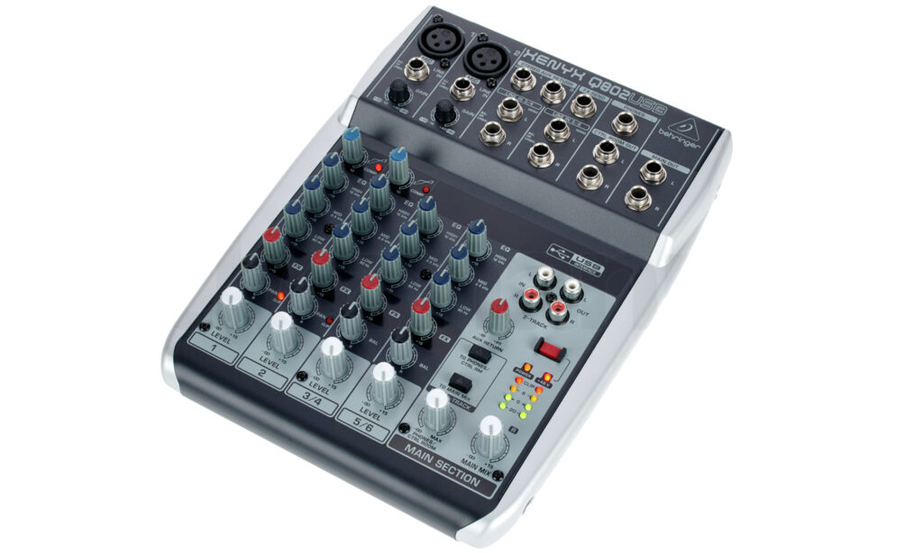 Günstiges Behringer Xenyx Q802 USB-Mischpult. (Foto: Thomann)