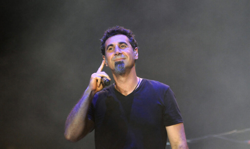 Serj Tankian 2015 in Rio © Shutterstock / A.PAES