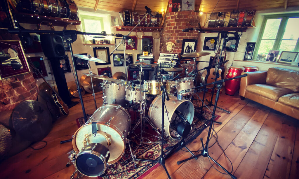 Sein Gretsch Broadkaster Set kombiniert Ash mit verschiedenen Snares und Zildjian Cymbals. Foto von Ash Soan.