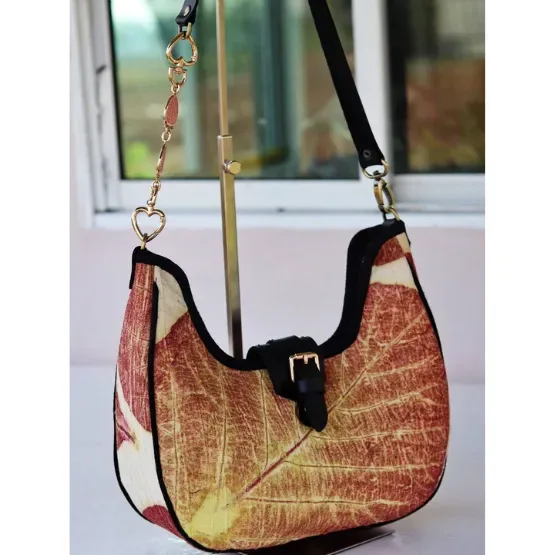 กระเป๋าสะพายข้าง Eco Print