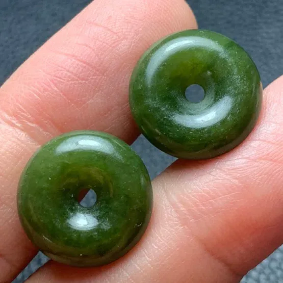 บี่ดิส คู่ โดนัท หยกพม่า บ่อเก่า สีเขียว อมเหลือง น้ำแข็ง เทียน Natural Burma Jade AType จิวเวลรี่