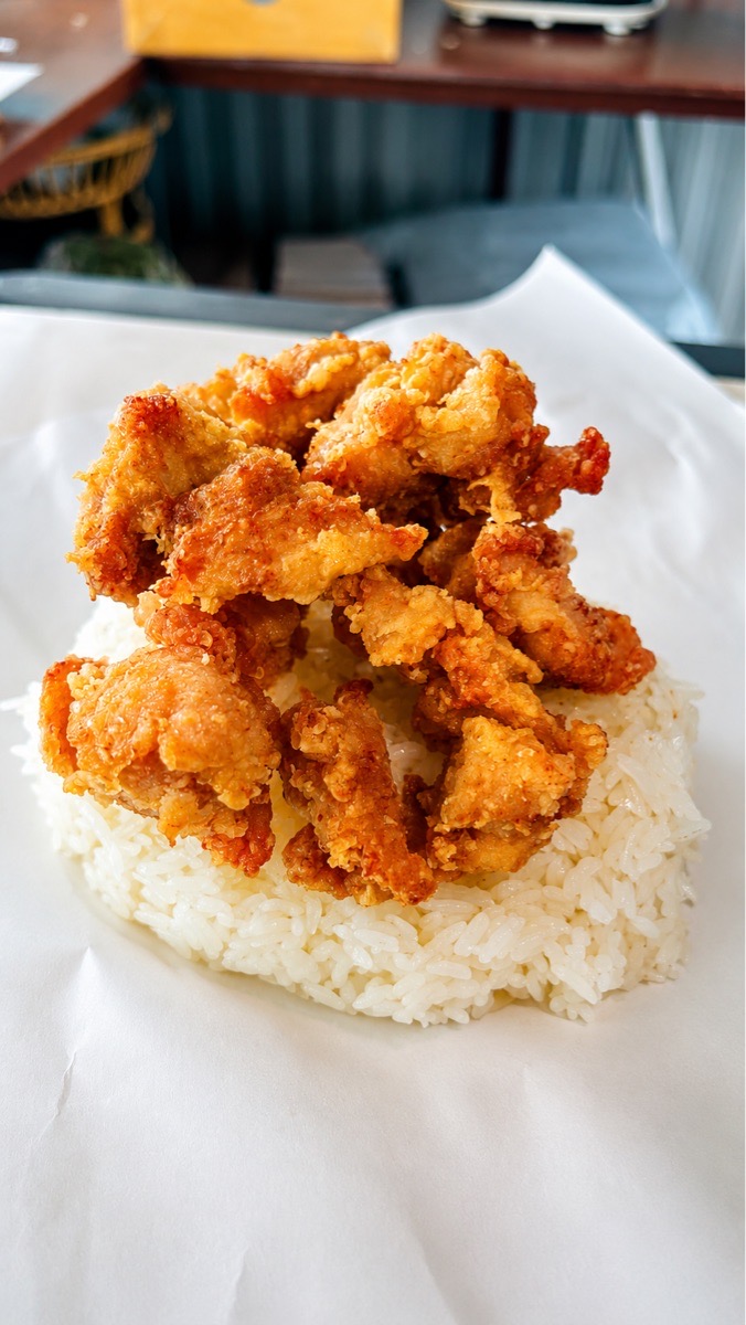ข้าวเหนียวหมูม่วนใจ๋