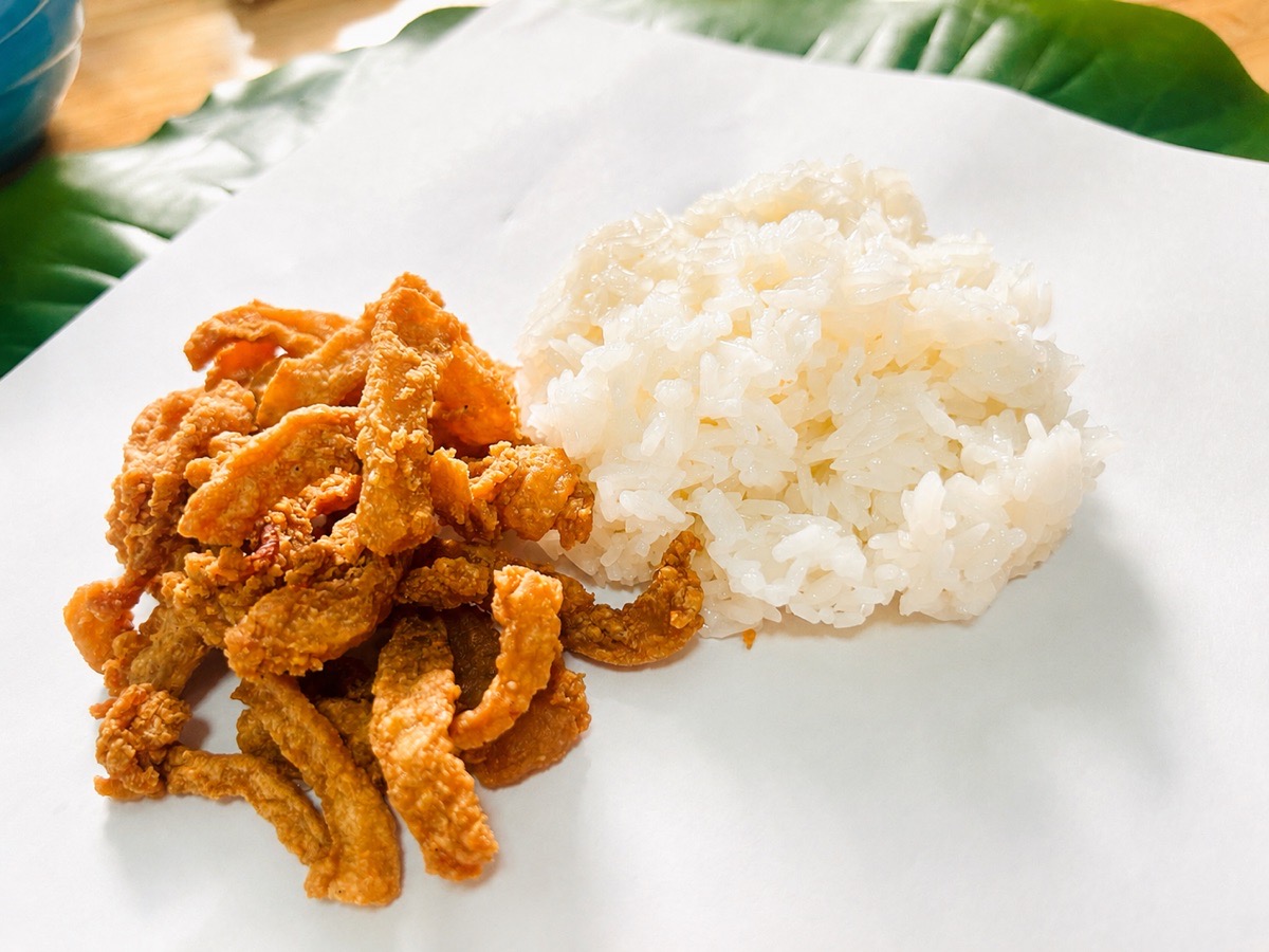 ข้าวเหนียวหมูม่วนใจ๋ 2